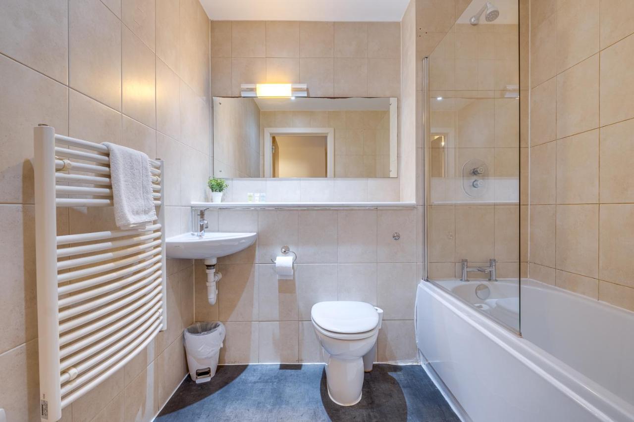 Haus City Centre 2 Bedroom Apartment L Parking L Balcony L Wifi L Smart Tv L Arcadian L China Town Birmingham Kültér fotó